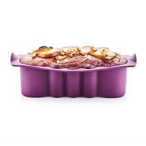 Tupperware Silicone Loaf Form New